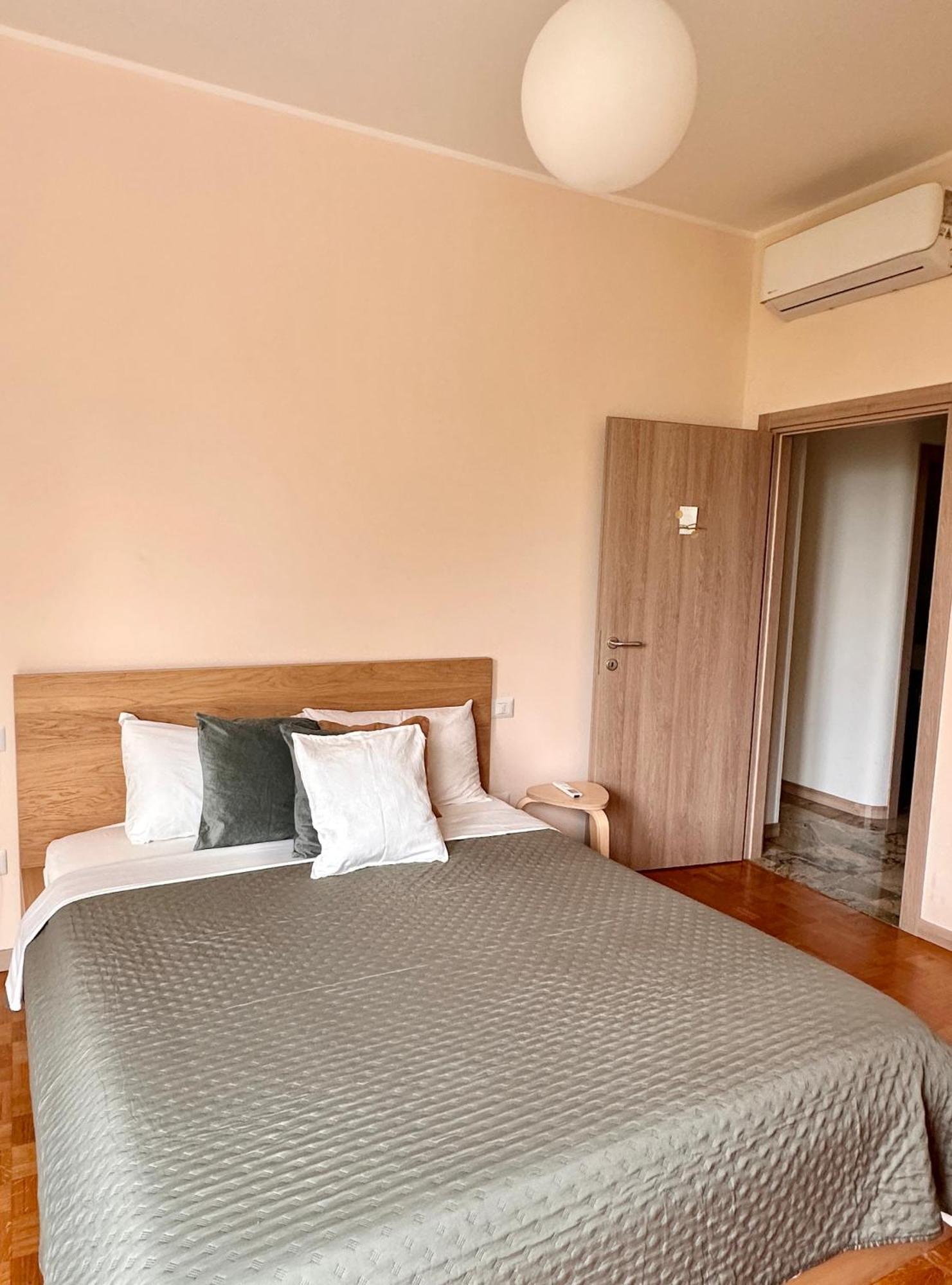 Casa Ling -Ac - Parking-2Bathrooms Como Bagian luar foto