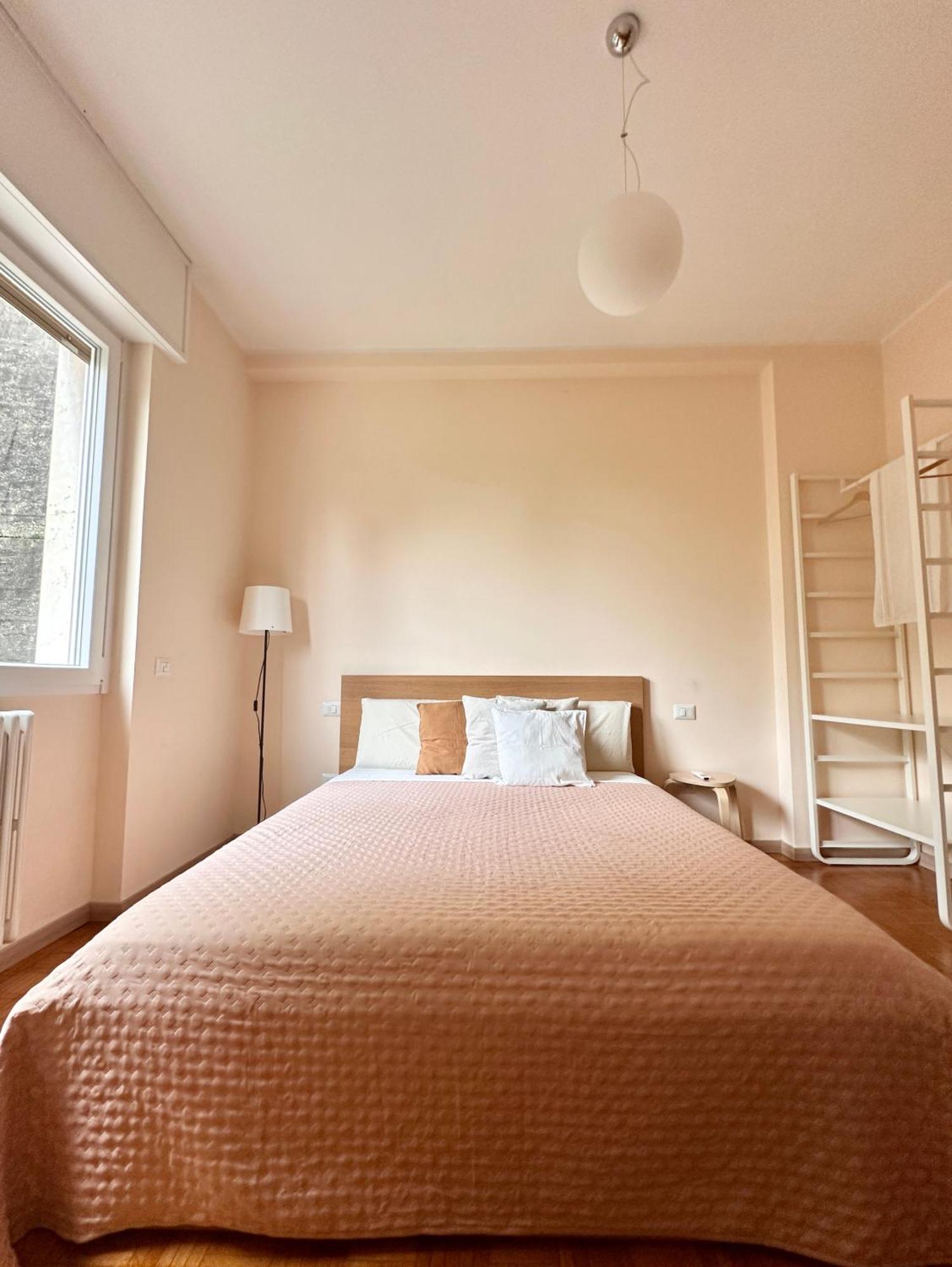 Casa Ling -Ac - Parking-2Bathrooms Como Bagian luar foto